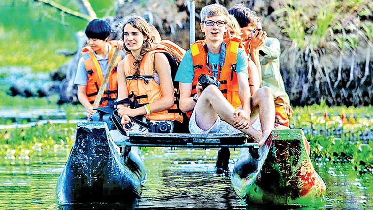 | සංචාරක කර්මාන්තය බිඳ වැටීම